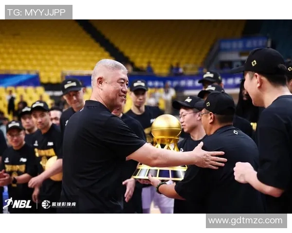 惊艳一夏后,「升级」的香港金牛如何为NBL新赛季注入新动力?(香港金牛是多少钱)